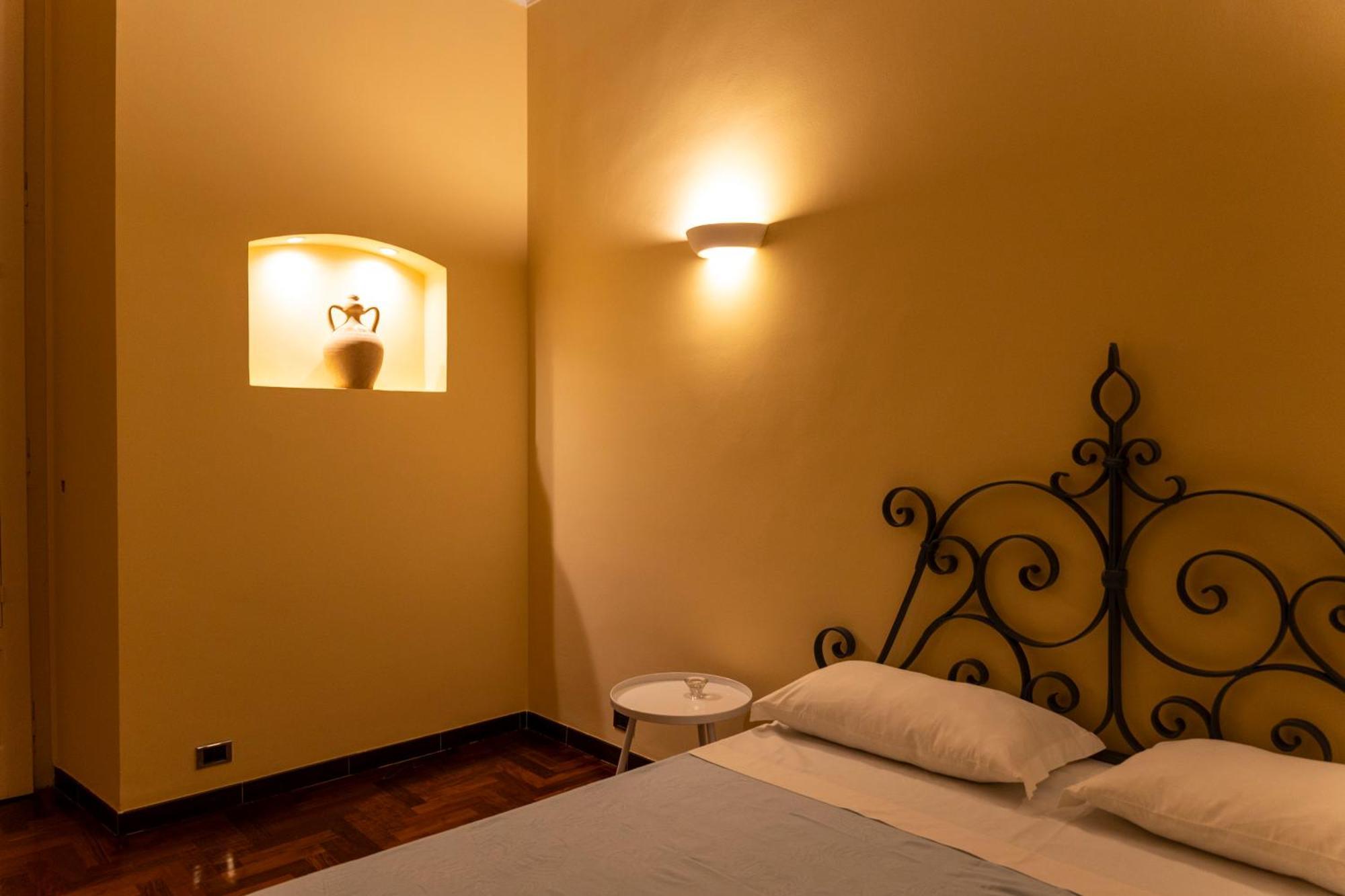 Apartamento Sulla Via Del Teatro Bari Exterior foto